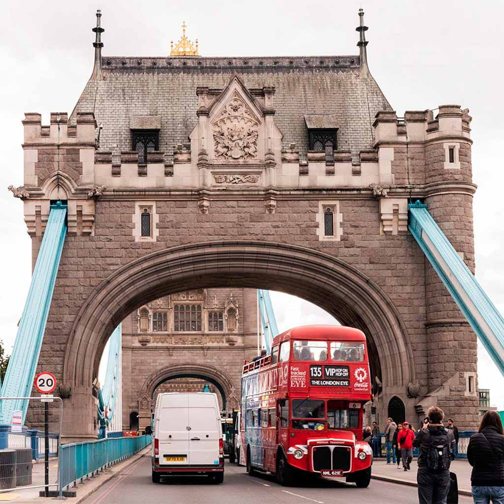 Tour Sur de Londres autobus antiguo Puente de la torre tower bridge